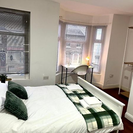 Stratford Guesthouse ลอนดอน ภายนอก รูปภาพ